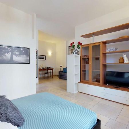 Apartment With Private Garden Near San Siro Stadium Милан Экстерьер фото